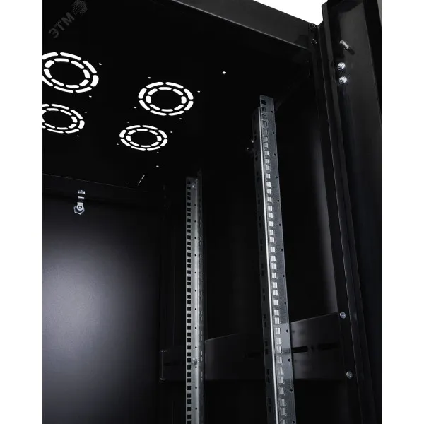 Серверный шкаф RackMann 42U (600x800)